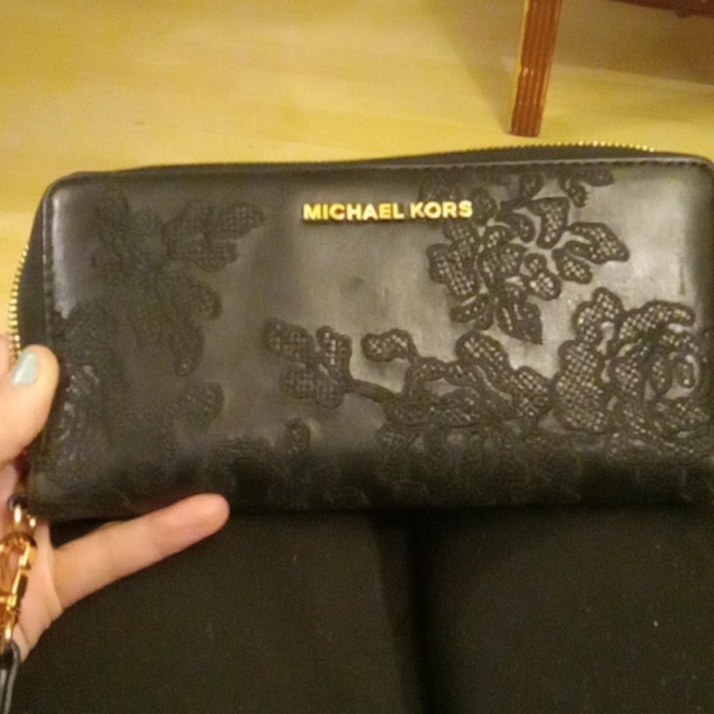 Michael kors wallet